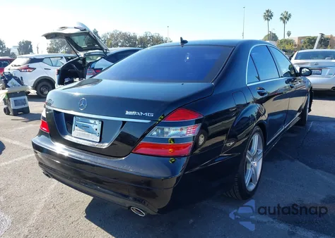 2009 Mercedes-Benz S 550 z USA, uszkodzony, nr VIN WDDNG71X39A263554